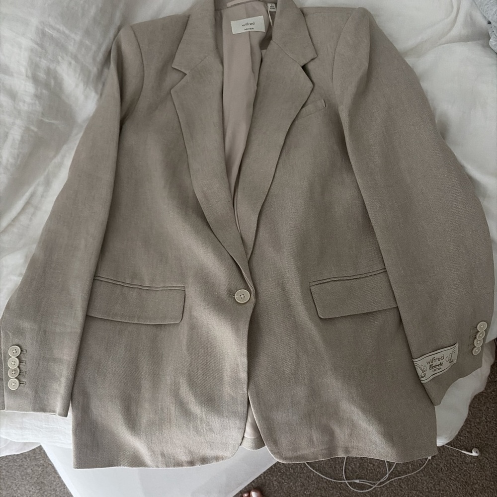 Aritzia Wilfred linen Blazer